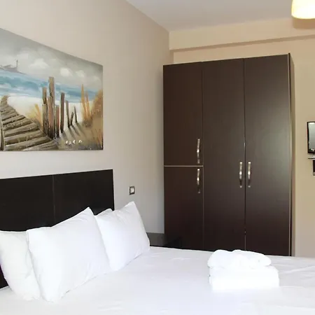 Hadhri Guest house *